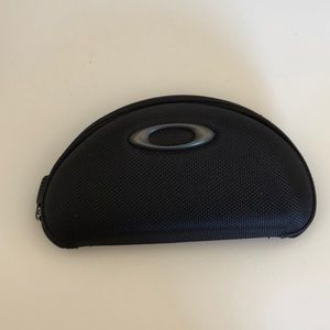 Oakley sunglasses/ glasses case